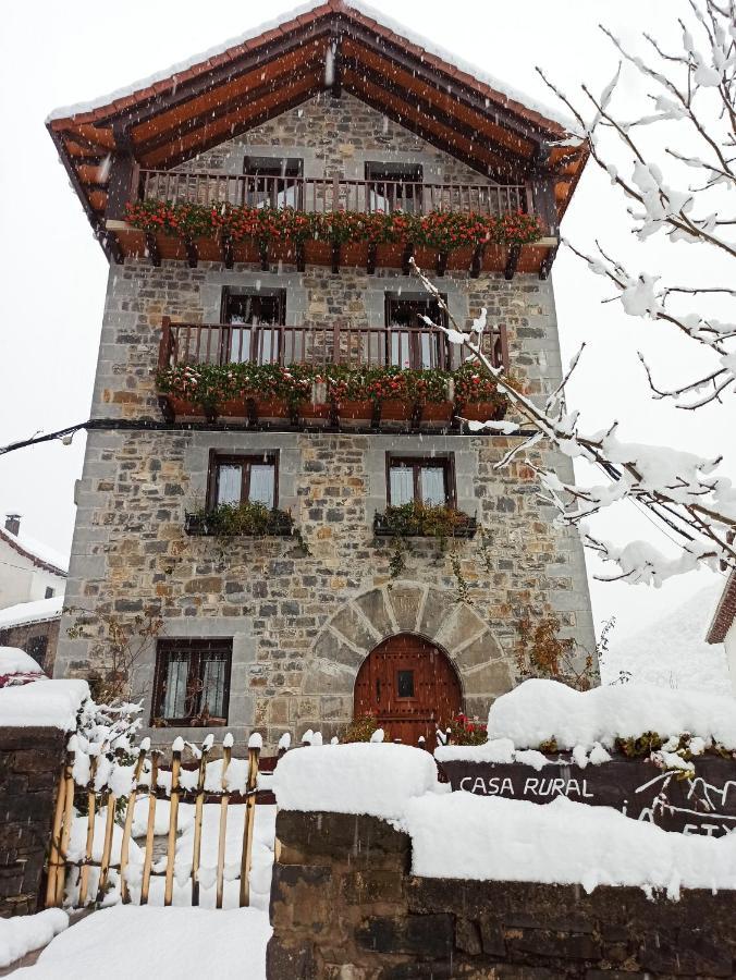 Casa Rural Elurkoia Isaba Exterior photo